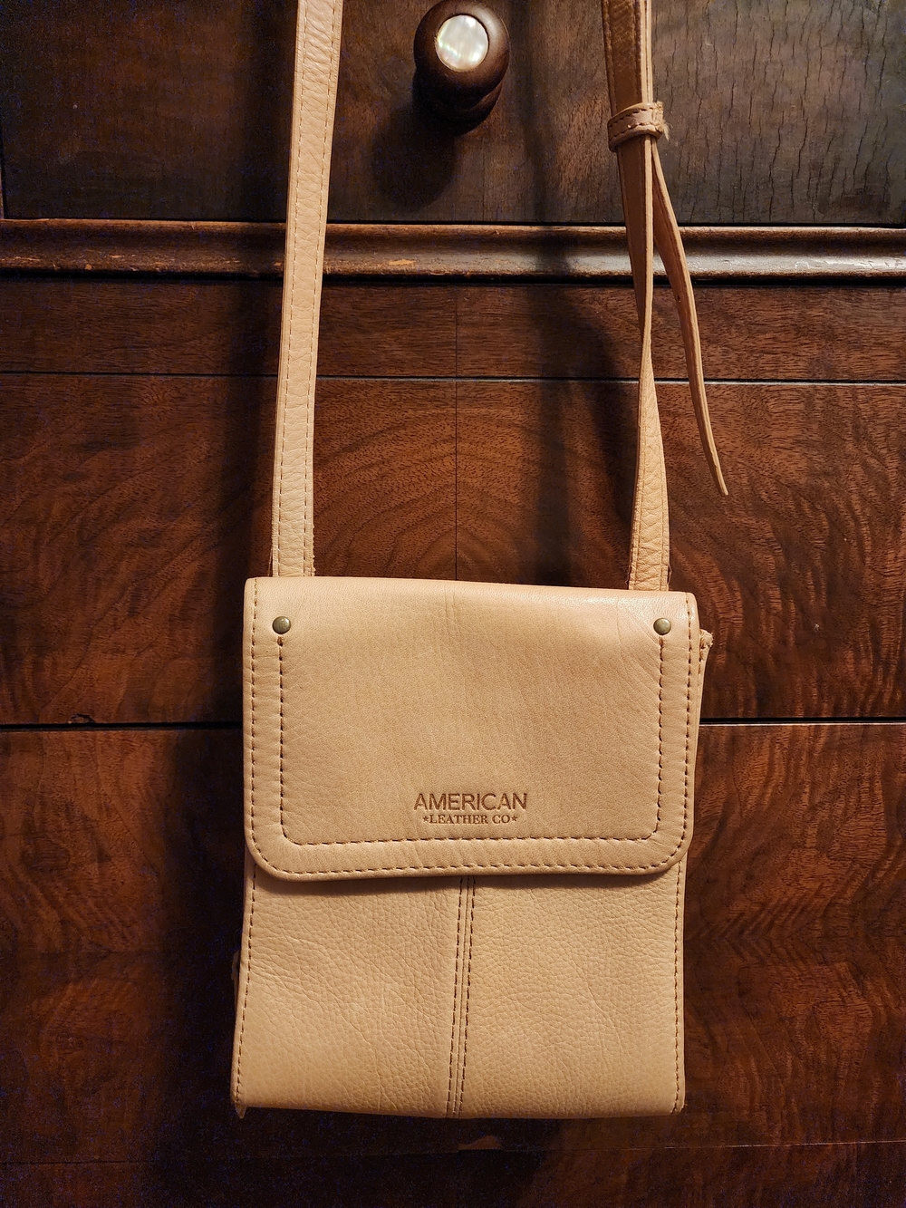 American Leather Co. Women's Crossbody Bag in Beige